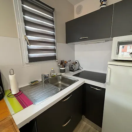 2 Etoiles Avec Balcon, Acces Direct Plage Des Sables-d'olonne - Fr-1-197-606 Апартаменты
