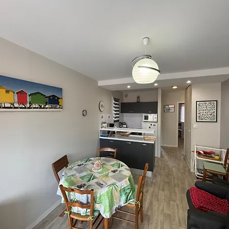 2 Etoiles Avec Balcon, Acces Direct Plage Des Sables-d'olonne - Fr-1-197-606