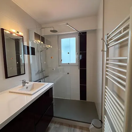2 Etoiles Avec Balcon, Acces Direct Plage Des Sables-d'olonne - Fr-1-197-606 Ле-Сабль-д’Олон